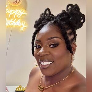 Meet your Posher, Jamilah